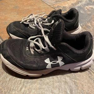 Boys Under Armour Shoes Size 5